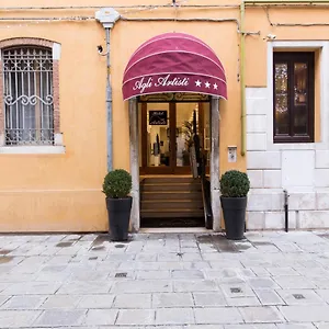 Agli Artisti Venise